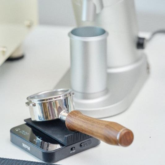 Portable scale with timer