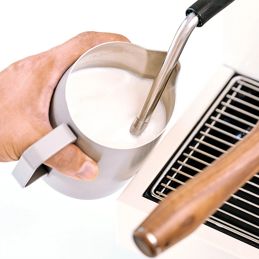 #09 Milchkännchen mit breitem Ausguss