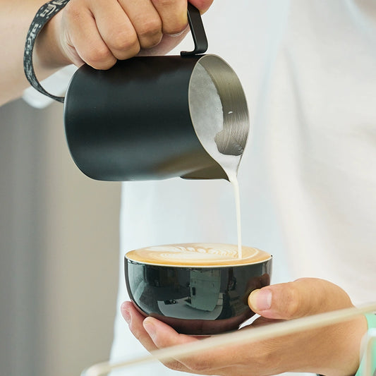 #21 Milchkännchen mit konischem Ausguss